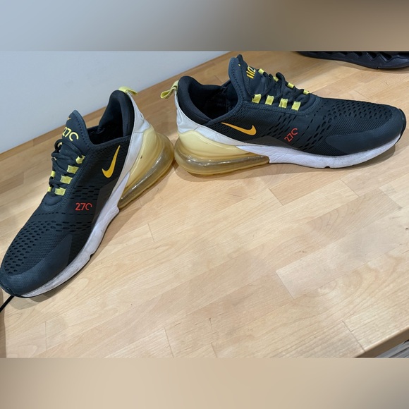 Nike Air Max 270 Shoe "Go The Extra Smile" Black Pollen DO5849-001 - Picture 9 of 10
